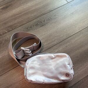 lululemon belt bag 1l